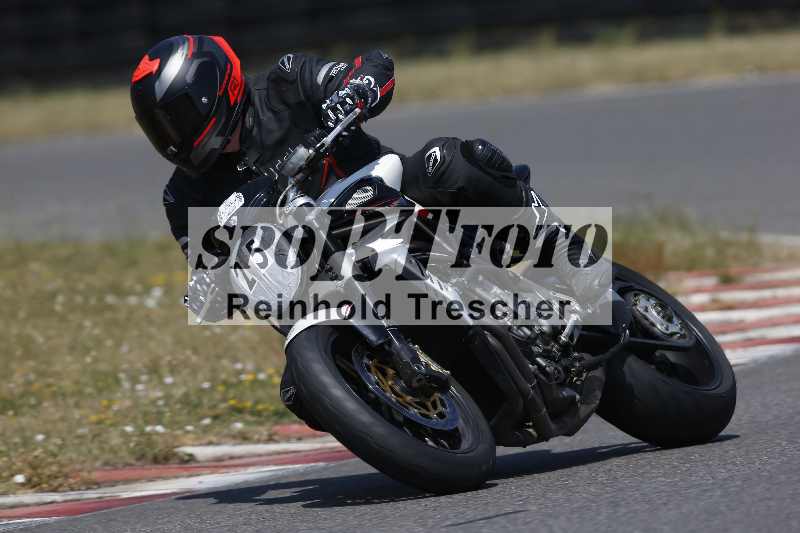 Archiv-2023/28 05.06.2023 Moto Club Anneau du Rhin/blanc-novice/25